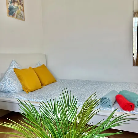 Sous Bois Tres En Plein Centre Et Verdure Apartment *