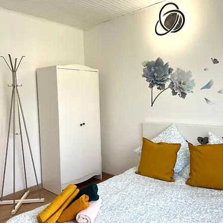 Sous Bois Tres En Plein Centre Et Verdure Apartment *