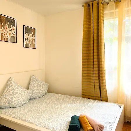 Sous Bois Tres En Plein Centre Et Verdure Apartment *